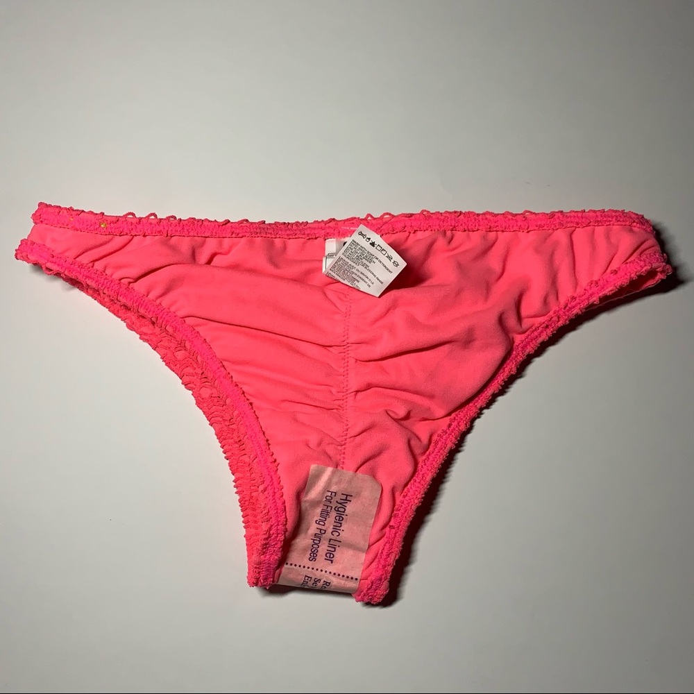 Sz. Med Roxy Hot pink ruched butt NWT bikini bottom - Picture 12 of 14